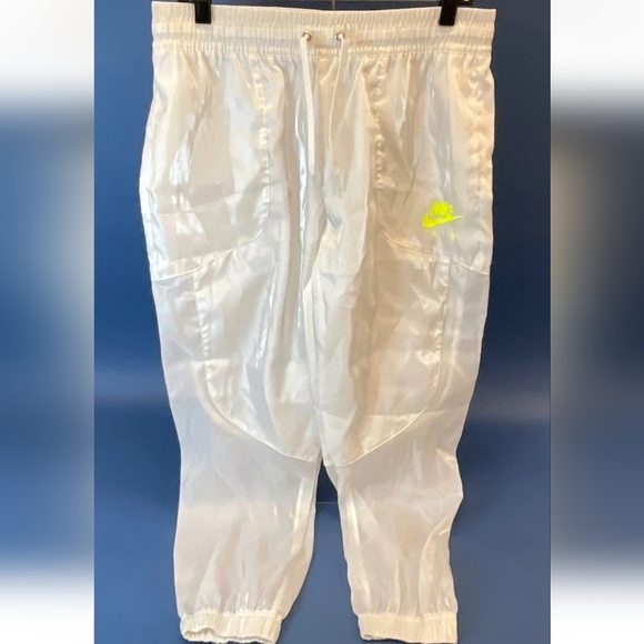 NIKE Women's White Irridecent Windbreaker Jacket &Pant Set GLOW RUN!!! - Picture 13 of 17